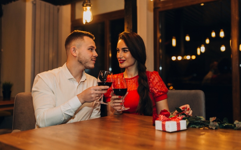 Interesting & Surprising Online Dating Statistics